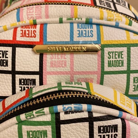 NWT Steve Madden Bjordan White Floral Logo Backpack - w/ Matching Wristlet - Picture 7 of 17